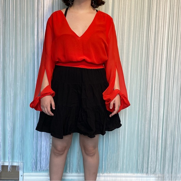 Bebe Coral Semi Sheer V Neck Open Slit Sleeve Blouse NWOT Size S - Picture 3 of 17